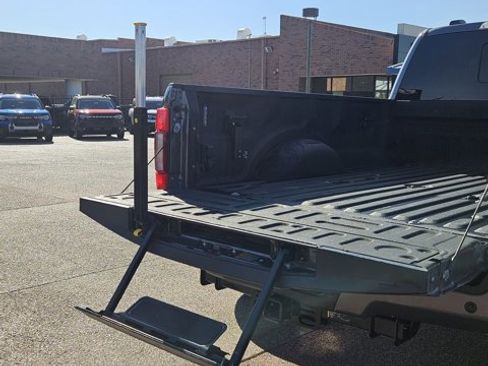 Used 2022 Ford F350 Platinum image 10