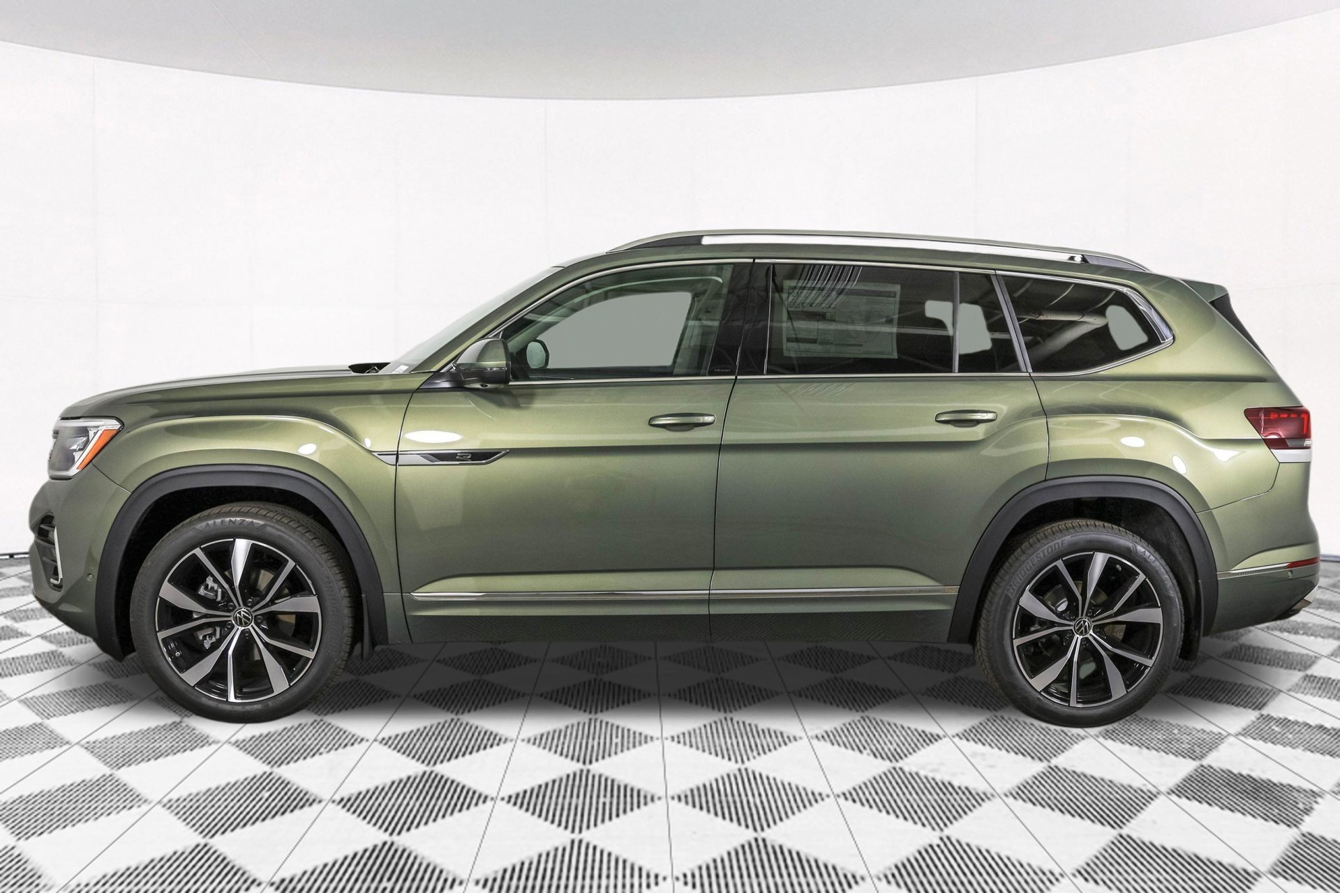 New 2026 Volkswagen Atlas SEL Premium R-Line AWD/4WD image 17