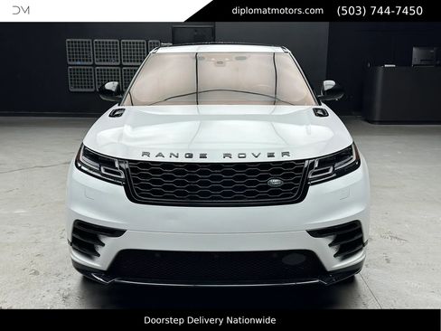 Used 2018 Land Rover Range Rover Velar R-Dynamic SE image 11