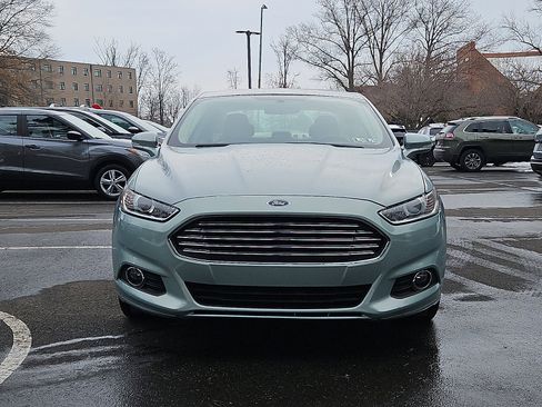 Used 2013 Ford Fusion SE image 2
