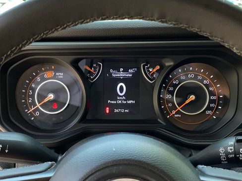 Used 2025 Jeep Wrangler Unlimited Sport AWD/4WD image 13