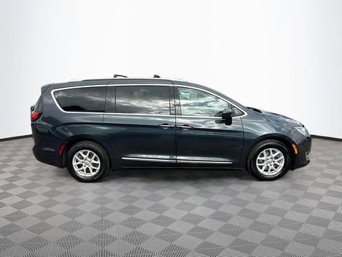 Used 2020 Chrysler Pacifica Touring-L w/ Advanced Safetytec Group FWD image 5