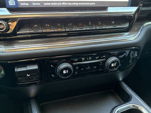 Used 2024 Chevrolet Silverado 1500 LT Trail Boss w/ LT Trail Boss Premium Package image 28