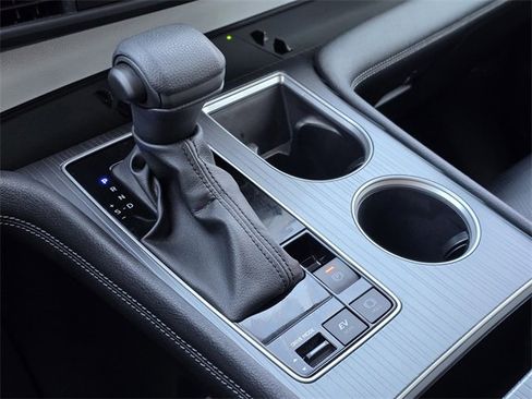 Used 2025 Toyota Sienna LE image 17