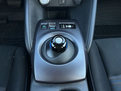 Used 2025 Nissan Leaf S FWD image 20