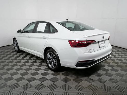 Used 2023 Volkswagen Jetta SE image 29