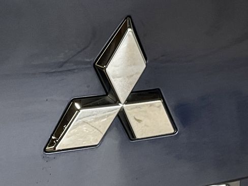 Used 2024 Mitsubishi Outlander SE Black Edition image 6