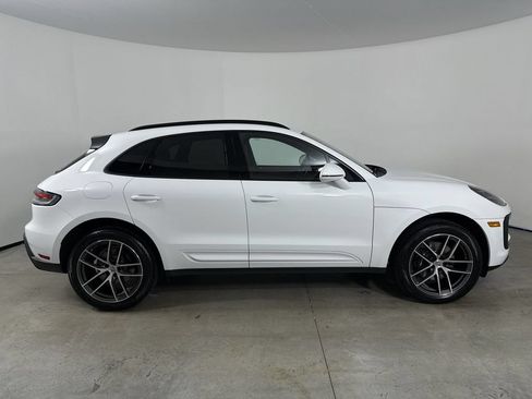 Certified 2025 Porsche Macan AWD/4WD image 8