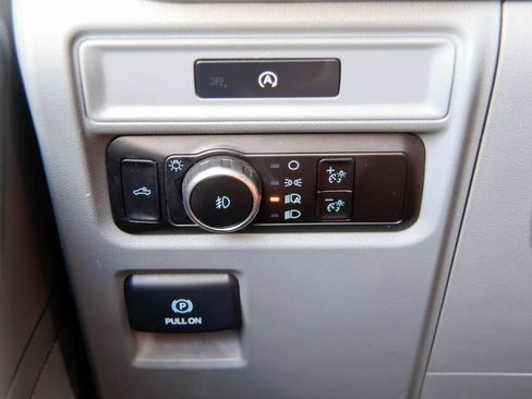 Used 2025 Ford F150 XLT w/ Equipment Group 301A Standard RWD image 17