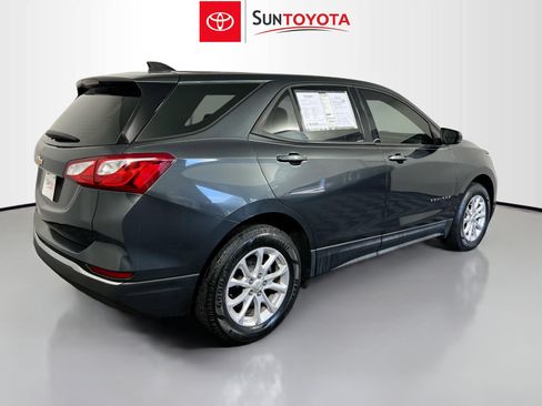 Used 2018 Chevrolet Equinox LS image 4