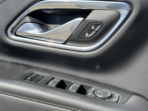 Used 2023 GMC Yukon AT4 w/ AT4 Premium Package image 31