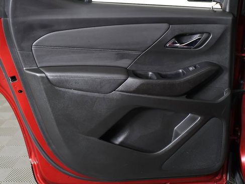 Used 2023 Chevrolet Traverse LT w/ LPO, Floor Liner Package image 25