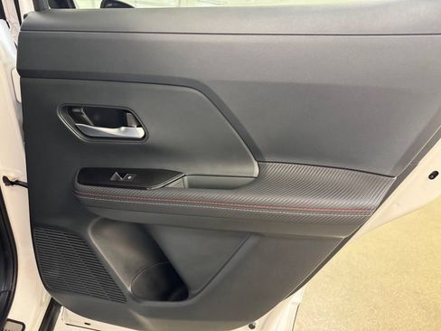 Used 2025 Nissan Kicks SR w/ Illumination Package AWD/4WD image 26