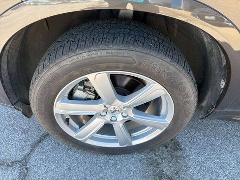 Used 2023 Volvo XC90 B5 Core image 9