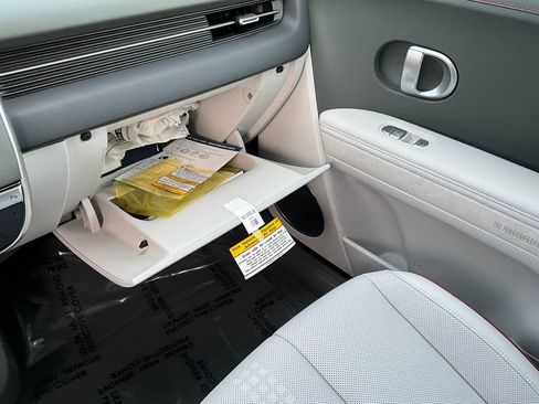 Used 2024 Hyundai Ioniq 5 Limited image 33