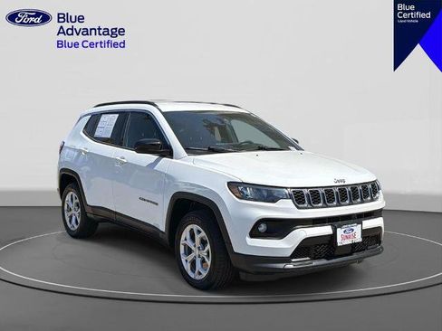 Used 2024 Jeep Compass Latitude AWD/4WD image 4