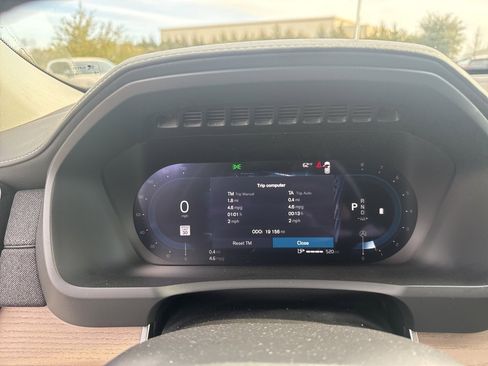 Certified 2025 Volvo XC90 B6 Plus image 21