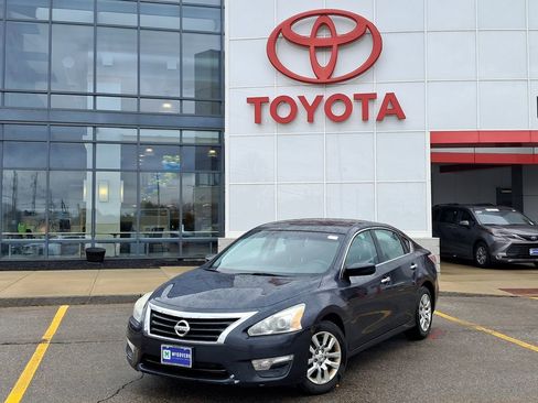 Used 2015 Nissan Altima 2.5 S w/ Power Driver Seat Package FWD image 1