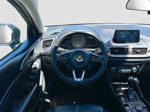 Used 2018 MAZDA MAZDA3 Touring FWD image 24
