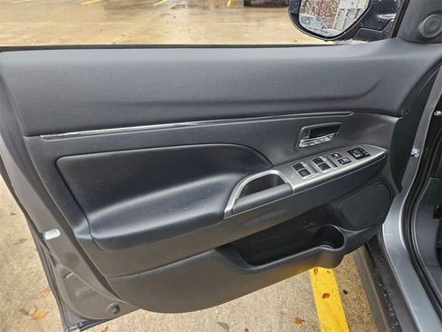 Used 2025 Mitsubishi Outlander Sport SE image 13