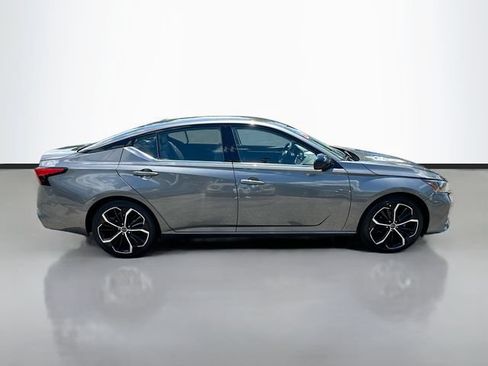 Used 2024 Nissan Altima 2.5 SR FWD image 5