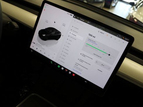 Used 2023 Tesla Model Y Long Range AWD/4WD image 35