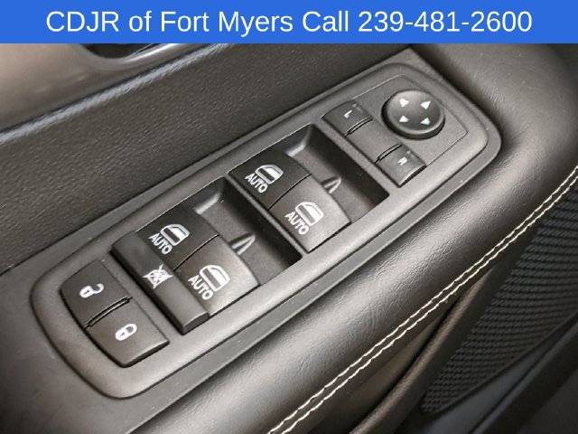 New 2026 Chrysler Pacifica Select FWD image 15