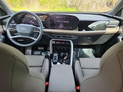 Used 2025 Audi Q5 Premium Plus w/ Premium Plus image 12