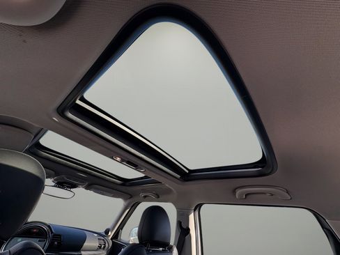 Used 2017 MINI Cooper Clubman S image 25