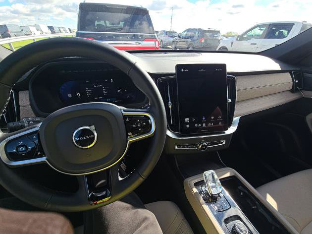 Used 2026 Volvo XC90 B6 Plus AWD/4WD image 5