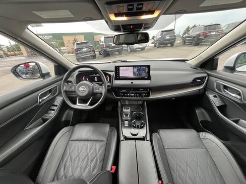 Used 2024 Nissan Rogue Platinum w/ Platinum Premium Package image 30