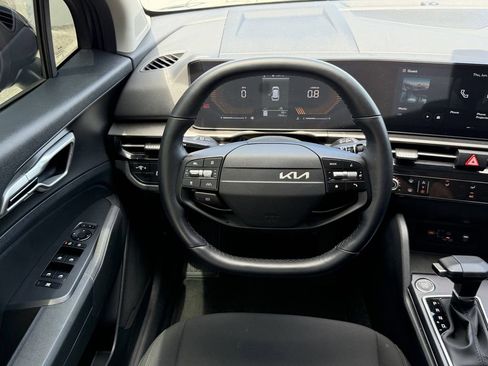 Certified 2026 Kia Sportage LX FWD image 14