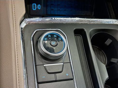 Used 2024 Ford Expedition Max XLT image 25