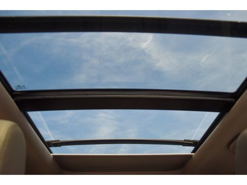 Used 2017 Hyundai Santa Fe SE image 14