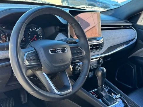 Used 2023 Jeep Compass Latitude image 21