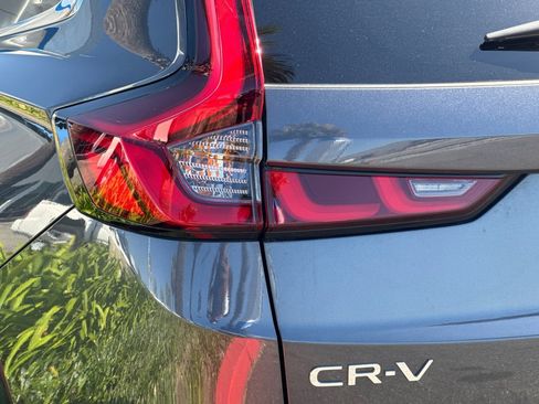 Used 2025 Honda CR-V LX image 25