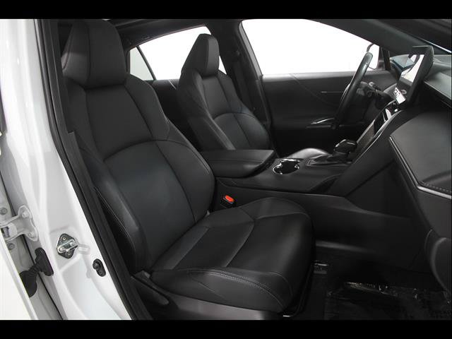 Used 2024 Toyota Venza Nightshade AWD/4WD image 18
