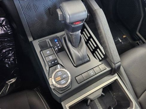 Used 2024 Toyota Tacoma TRD Off-Road image 22