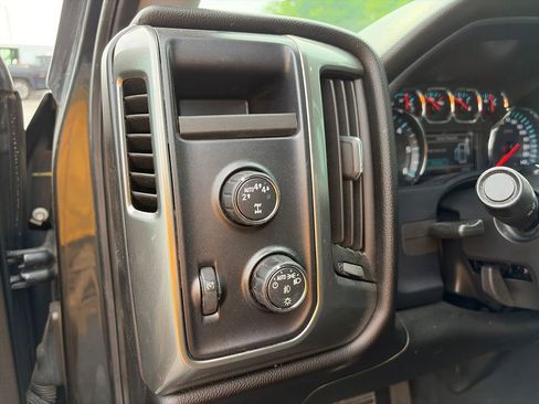 Used 2018 Chevrolet Silverado 1500 LT w/ All Star Edition AWD/4WD image 17