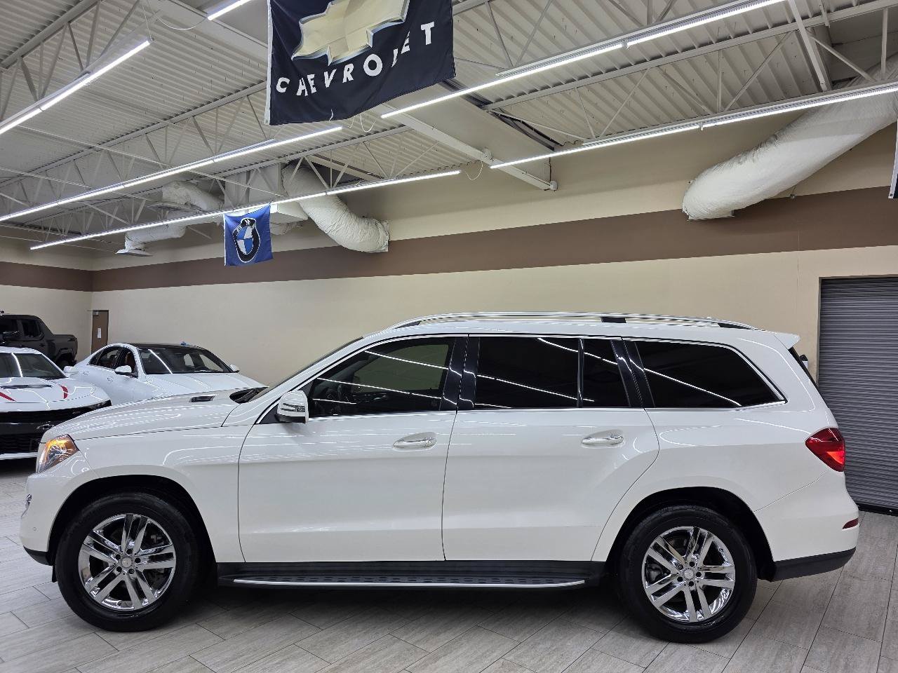 Used 2016 Mercedes-Benz GL 450 4MATIC w/ Premium I Package image 9