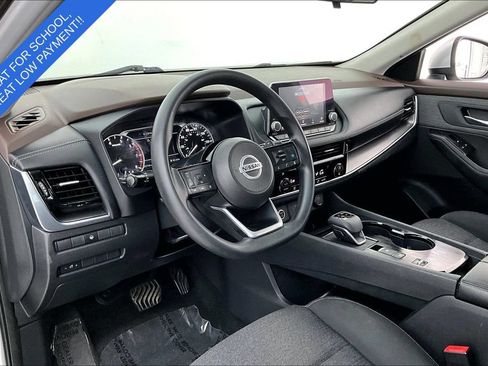 Used 2021 Nissan Rogue SV FWD image 16