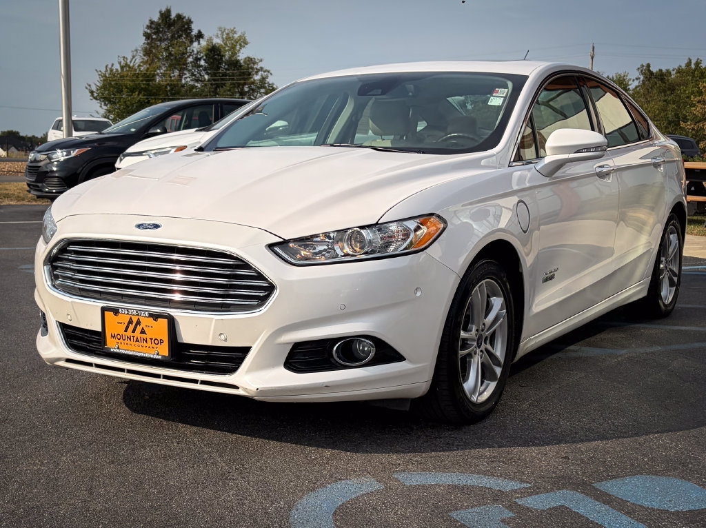 Used 2016 Ford Fusion Energi Titanium w/ Driver Assist Package FWD image 17