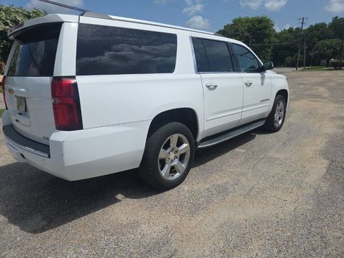 Used 2020 Chevrolet Suburban Premier RWD image 11