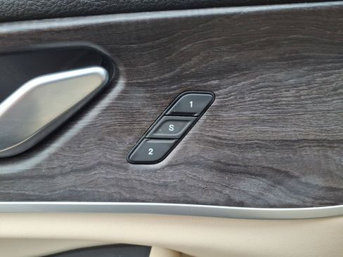 Certified 2022 Jeep Grand Cherokee L Limited AWD/4WD image 18