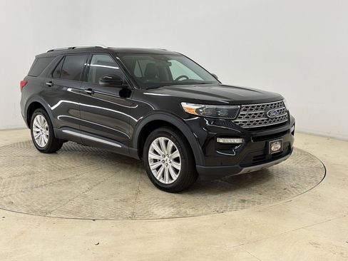 Certified 2022 Ford Explorer Limited w/ Equipment Group 301A AWD/4WD image 7