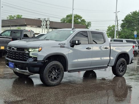 Used 2025 Chevrolet Silverado 1500 ZR2 w/ Technology Package AWD/4WD image 5