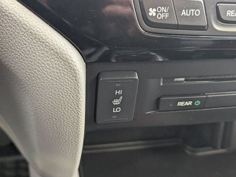 Used 2017 Honda Pilot Touring image 18