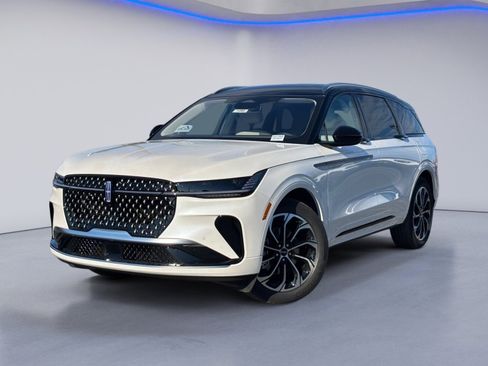 New 2026 Lincoln Nautilus Reserve image 2