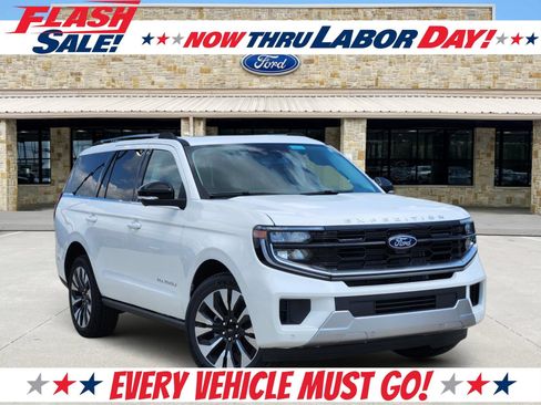New 2026 Ford Expedition Platinum w/ Driver's Package AWD/4WD image 1
