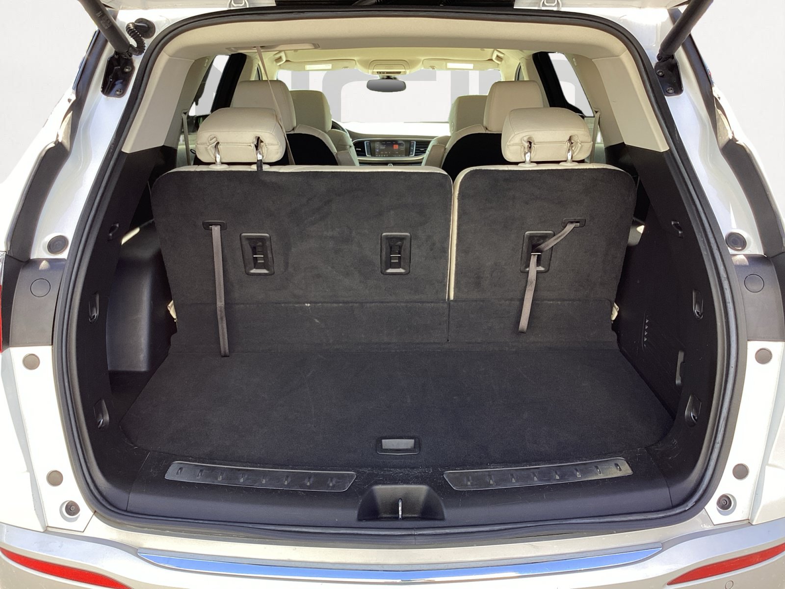 Used 2023 Buick Enclave Essence FWD image 16